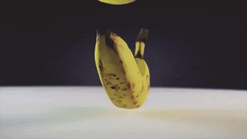 爆笑GIF:妹子别想不开,放开那柱子有什么冲我来!