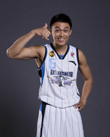 前fmvp加盟土豪疆,在卫冕之路上一道保险!|李学林|卫冕|数据_新浪新闻