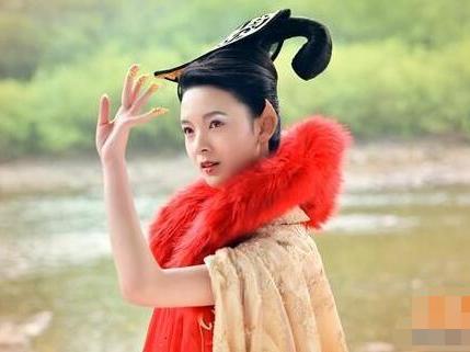 她是富家女,掌掴郑爽,李湘保驾护航,比娜扎招黑!