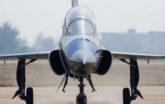 中国又一战机出名:FTC2000成功出口非洲,俄却