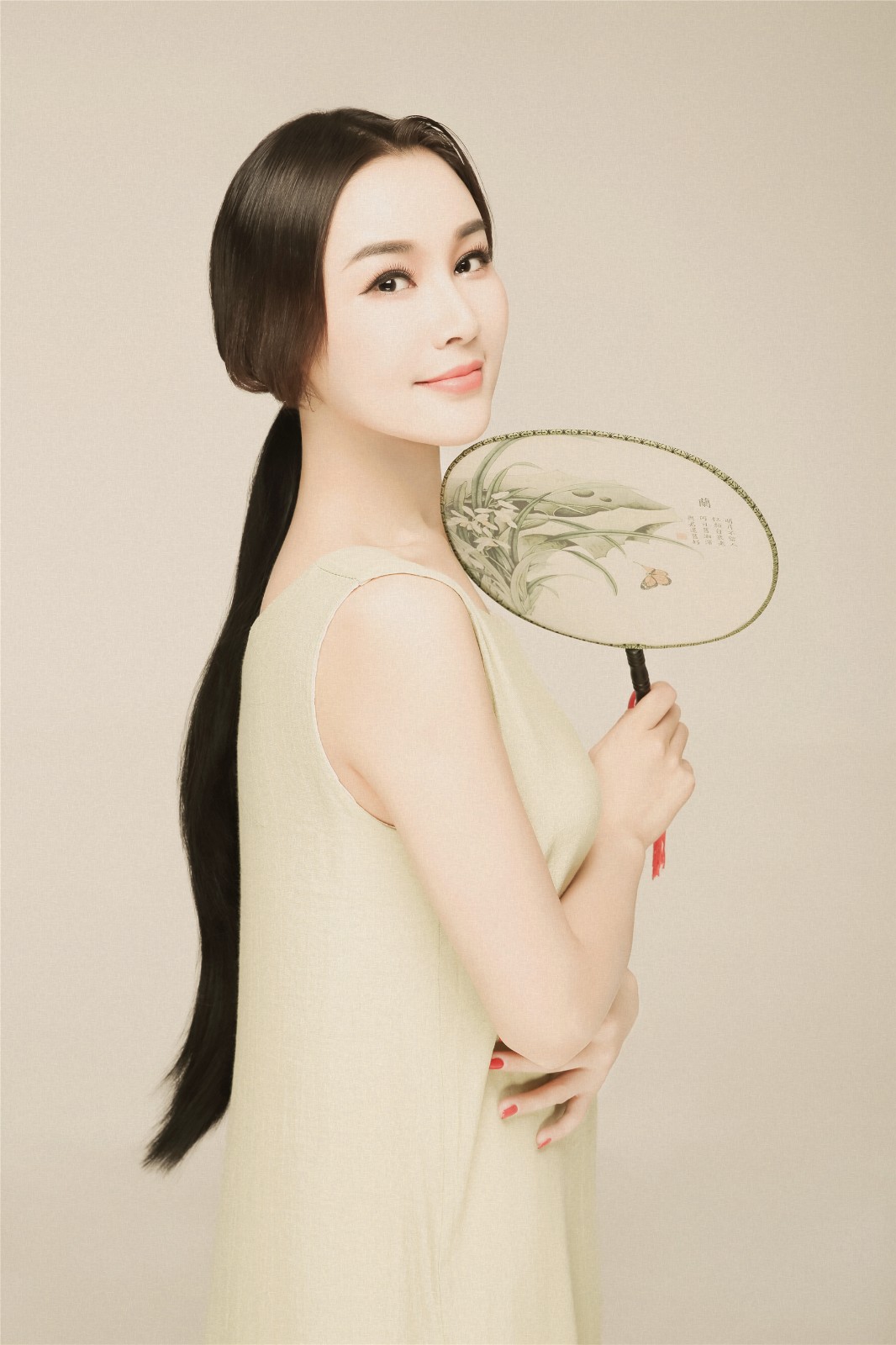 90后美女放弃铁饭碗创业 第一桶金为妈妈买房|铁饭碗|刘晨|创业_新浪