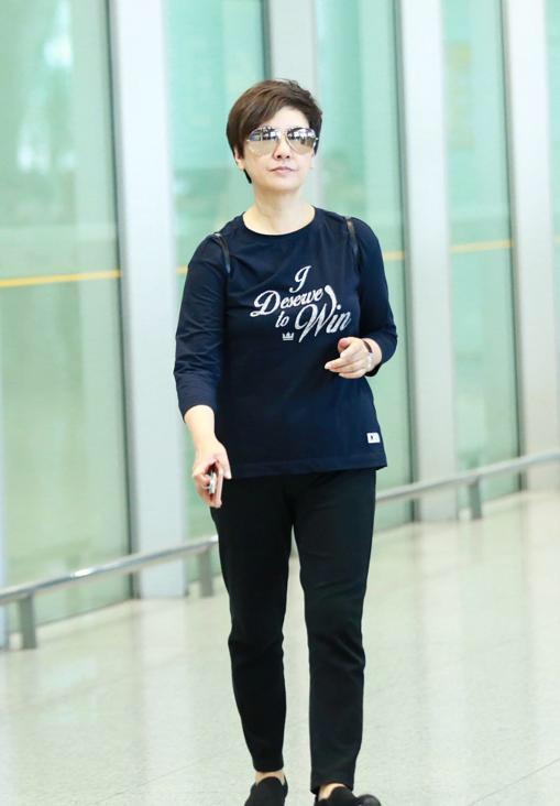 不生育领养的女星,有领养后成功怀孕却把领养的转让|邓婕|宋春丽