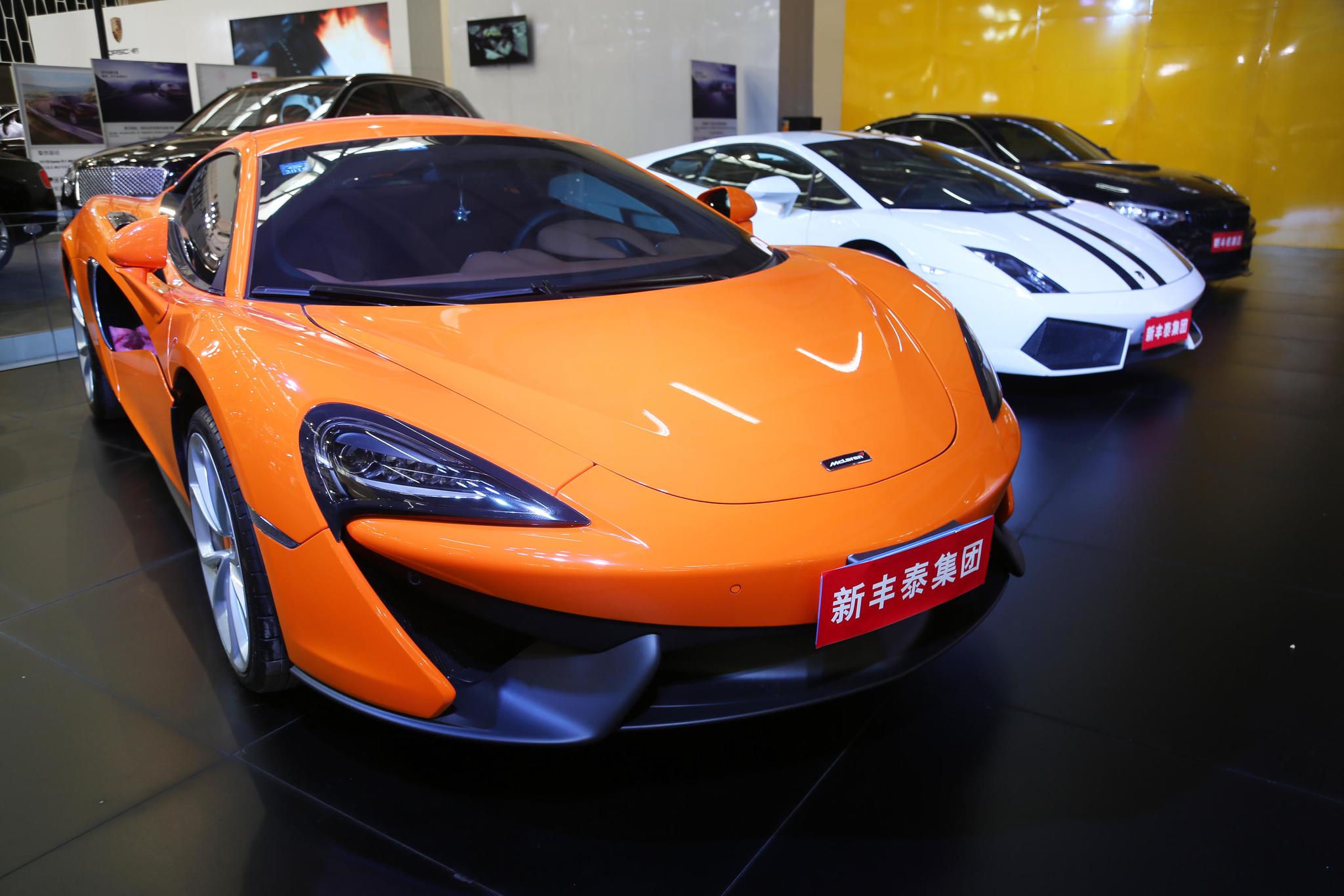 兰博基尼,宾利等众多顶级名车,亮相2017兰州车展!
