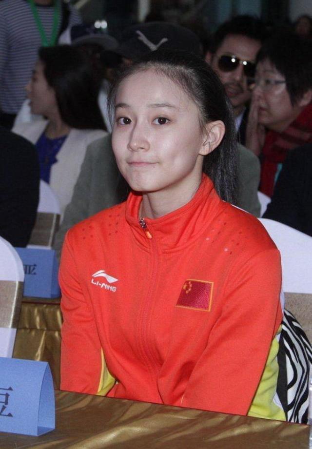 体坛第一美女退役,颜值不输潘晓婷因挺胸照一夜走红