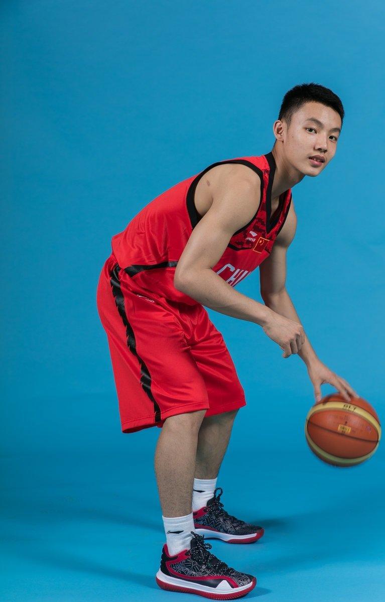 青年队已难觅敌手,但广东优质后卫下赛季仍难上一队