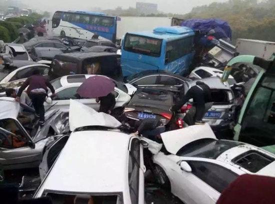 斗气车不可取，这些可能面临的后果，你都清楚吗？