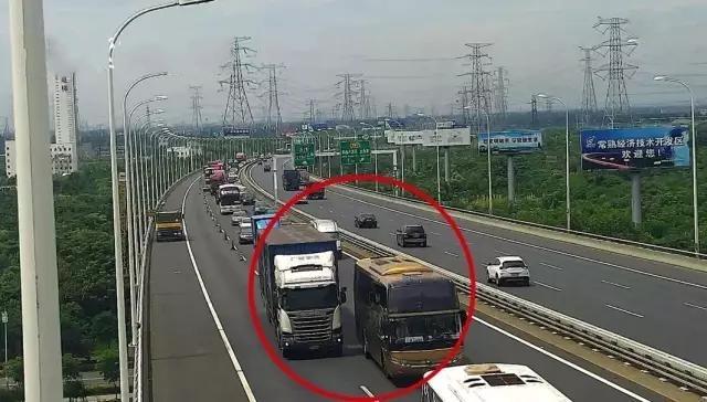 斗气车不可取，这些可能面临的后果，你都清楚吗？