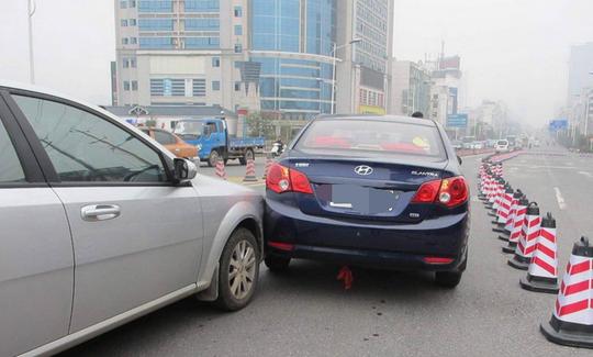 右侧超车被允许吗?出了事故,谁负责?