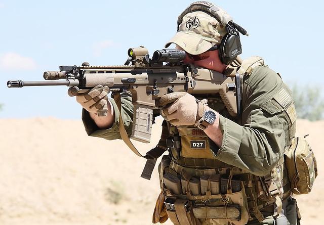 为击穿防弹衣美军换新枪解放军95式何去何从