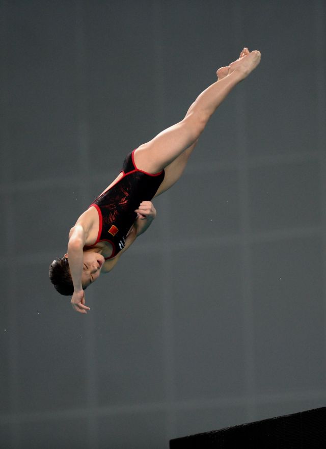 全运会跳水女子十米台:张家齐夺冠