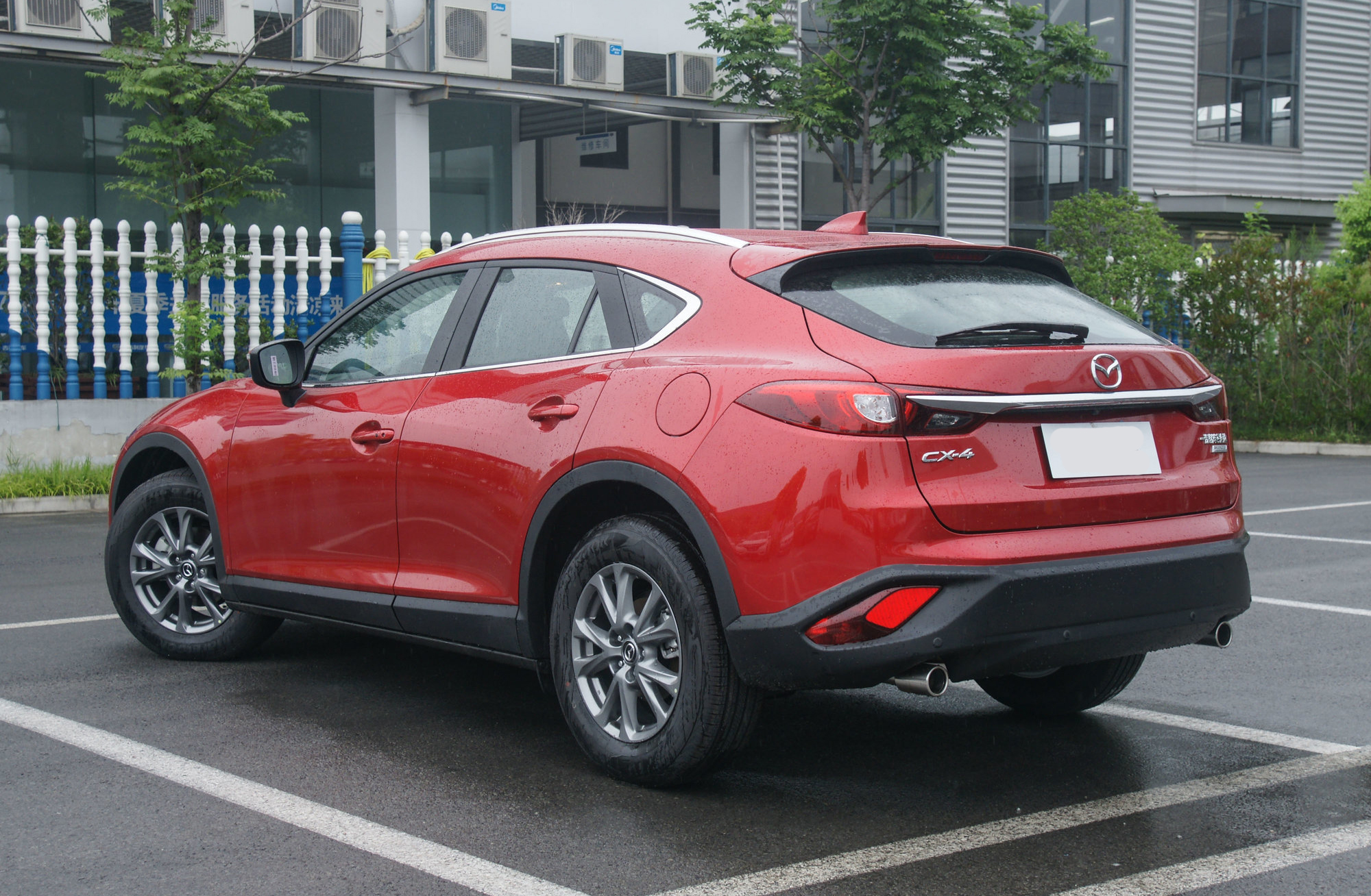 它是成都车展最靓车型 "魂动"外观新锐轿跑suv-新浪汽车