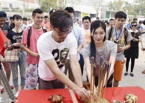 胡歌对她深有愧疚,一时冲动想结婚,没料到竟被劈腿