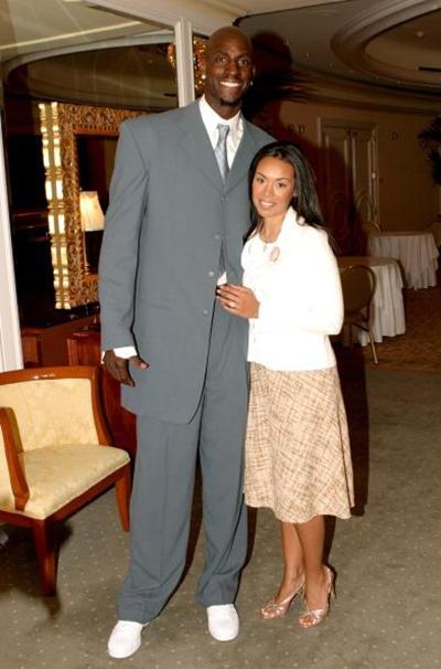 和2米11的狼王加内特结婚啥感受?老婆布兰迪这么说