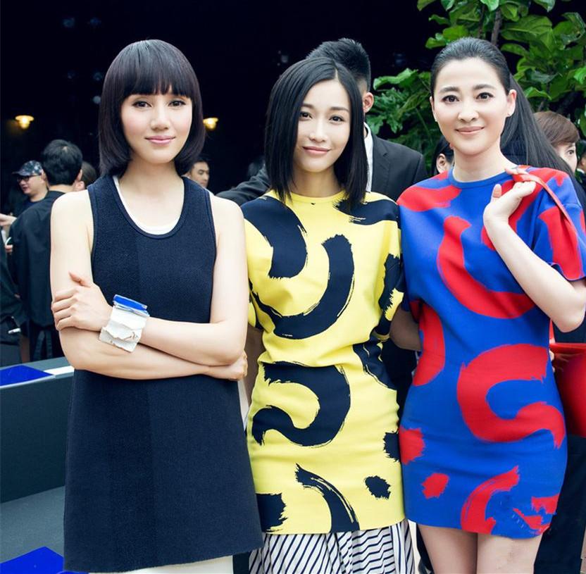 42岁梅婷和40岁袁泉同框,真是没有对比就没有伤害啊