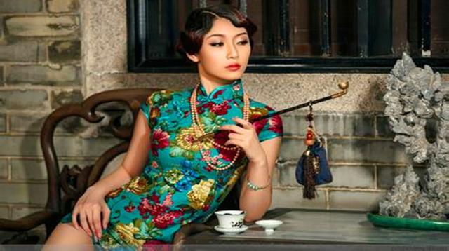 眼相看,也不去追究他不能将犯人逮捕治罪的责任,而周雅芳更是心悦诚服