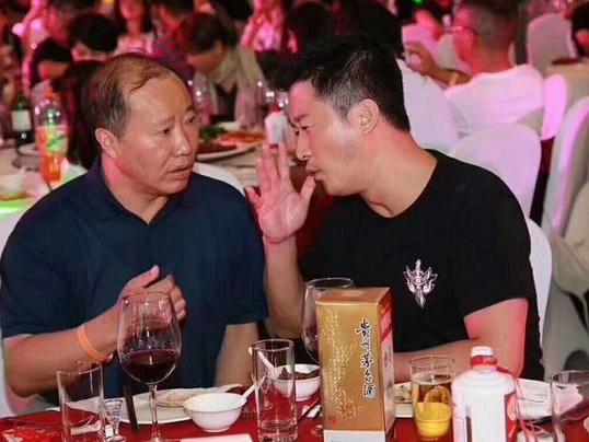 《战狼2》答谢宴茅台老总请吴京喝酒, 吴京霸