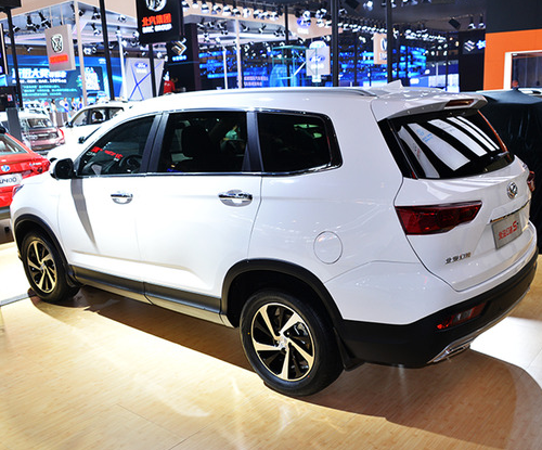 进击7座中型SUV,幻速S7成都车展首发亮相