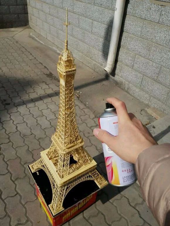 邻居大哥巧手秀木棍竹篦做出的工艺品竟价值数千