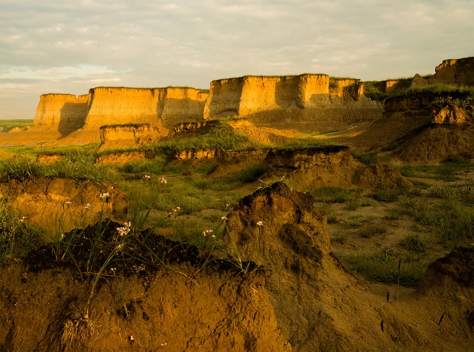 大同市黄昏下的土林风光气势磅礴