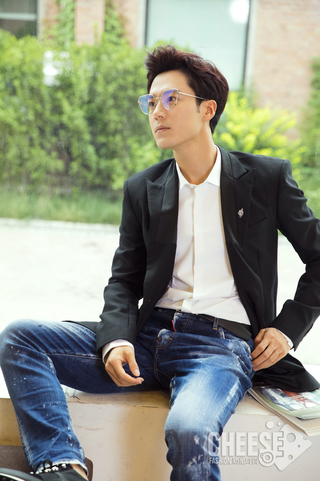 茅子俊化身先锋派,在这位充满魅力的公子身上,我们透过荧幕看到了他在