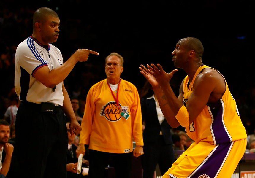 当NBA裁判爽吗?看比赛拿签名工资高,事实却是