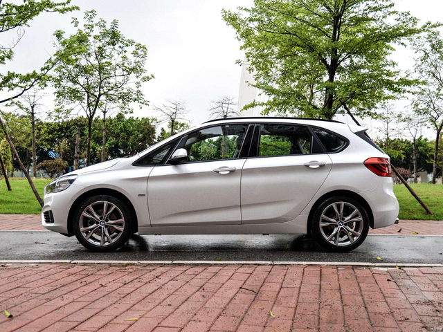 为什么说唐晶开的宝马2系旅行车不伦不类