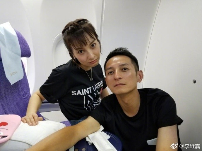 李维嘉吴昕自拍表情搞怪 两人五官越来越像似亲兄妹