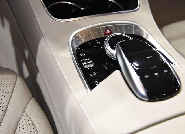 A8和7系真不够看！谁是国人心中当之无愧最豪华轿车