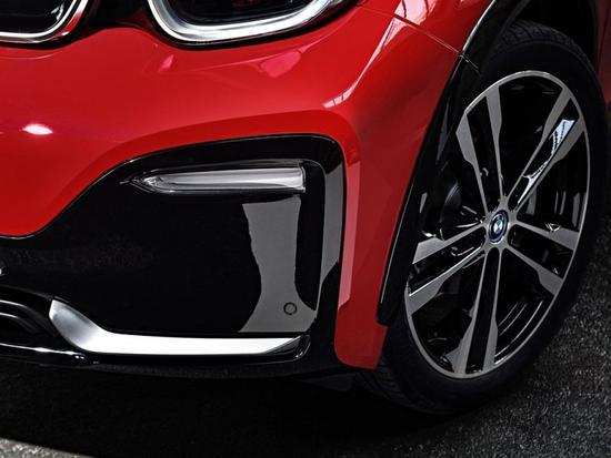 模仿苹果？开它买菜吓坏大娘，宝马领先奔驰于未来