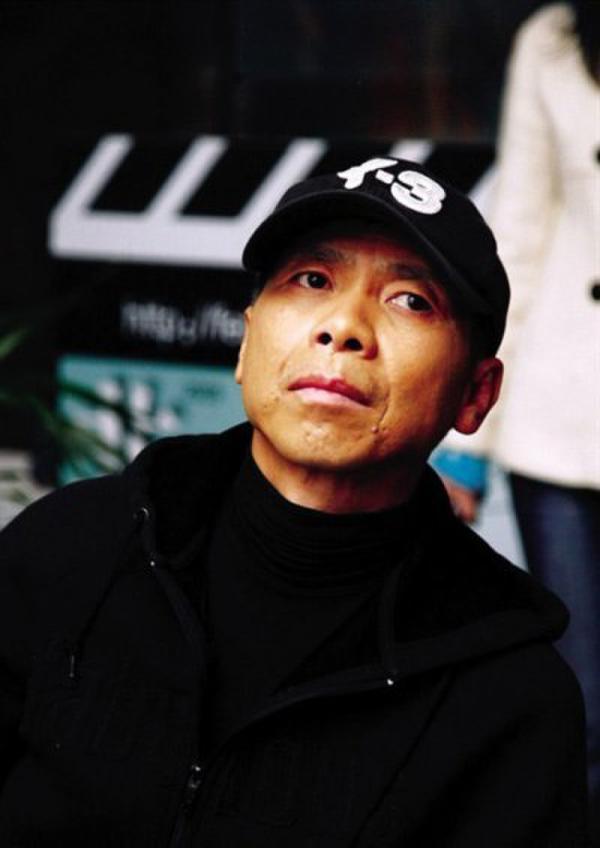 冯小刚劝女人别查老公手机 网友: 三观不正