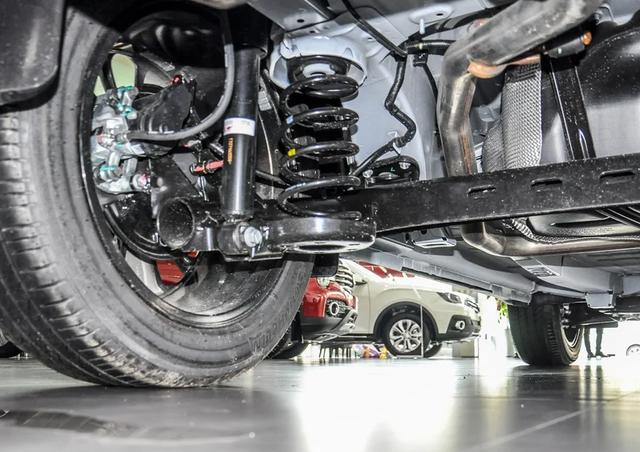 8万的6AT和6万的手动挡，传祺GS3和宝骏510该选谁？