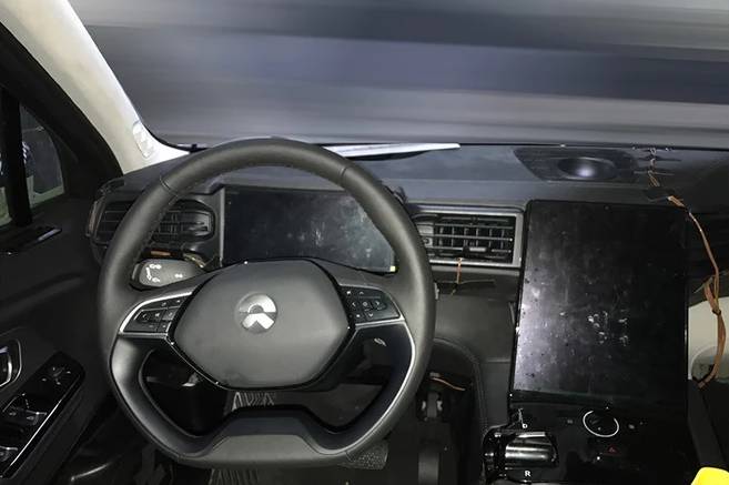 国产“特斯拉”比路虎还霸气；；来这保养机油免费”