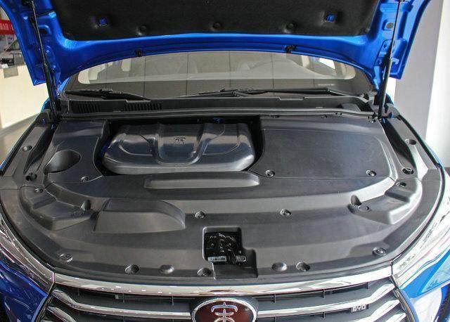 比亚迪这款走心车！10万买辆空间大、外观帅的7座车