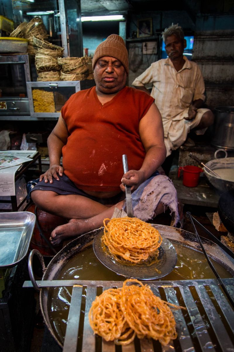 印度街头小吃,5元一份,男女老少都爱吃的美食