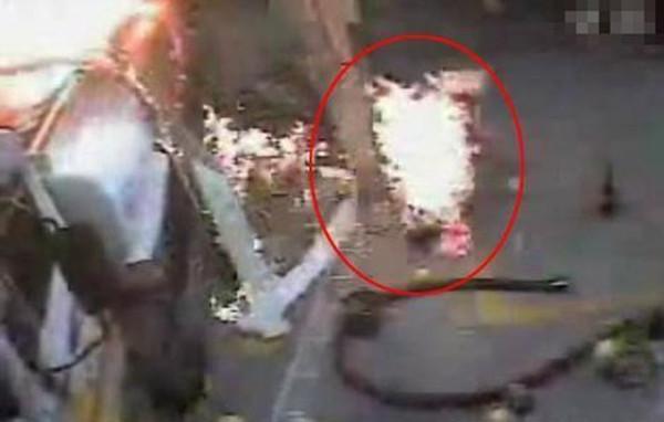 加油时候忘记熄火了，工作人员也没提醒，想想都后怕