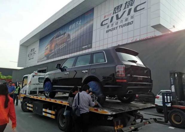 红旗SUV新旗舰实车！百万级战路虎4.0T超国际水准