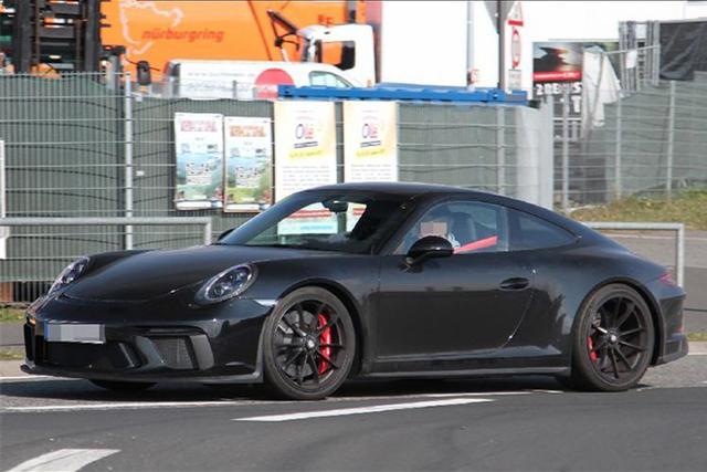 保时捷也能推旅行车？能竞速也能安家，舒适度爆棚