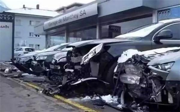 女司机4S店试驾，连撞21台奥迪，这责任怎么算？