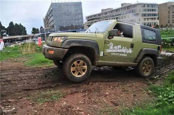 这些都不知道，送你辆路虎越野也没用！