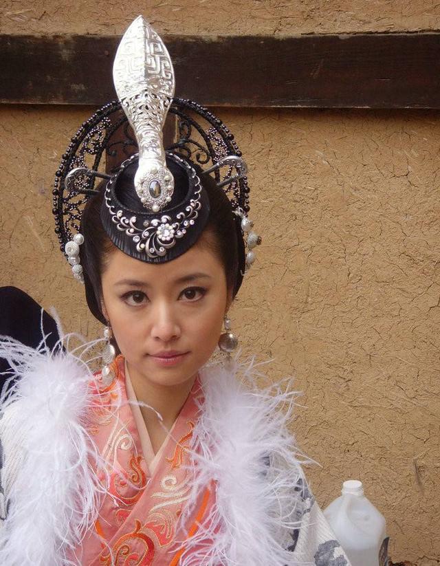 从封神榜里面的妲己开始,林心如扮演的绝世美女就有点名不符实了,这个