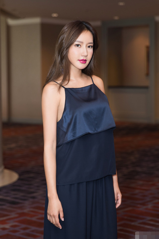 她高职毕业嫁豪门,狂撩靳东,有演技有颜值却不红!