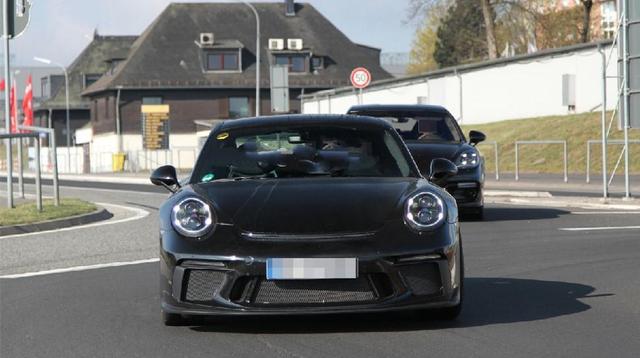 保时捷也能推旅行车？能竞速也能安家，舒适度爆棚