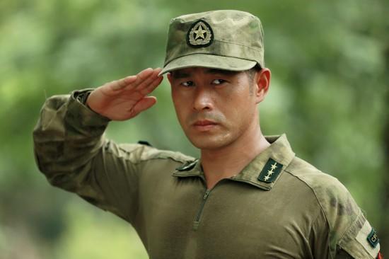 吴京有多用心,两配角一个是真特种兵,一个当兵八年|吴京|战狼|李治军_