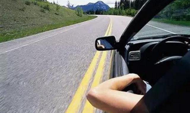 别天真了！车内开空调只要调小风量就能省油？