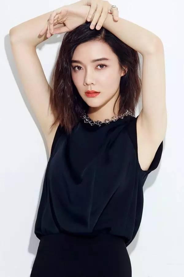 35岁车晓长得美,气质出众,但鼻子看着好奇怪!