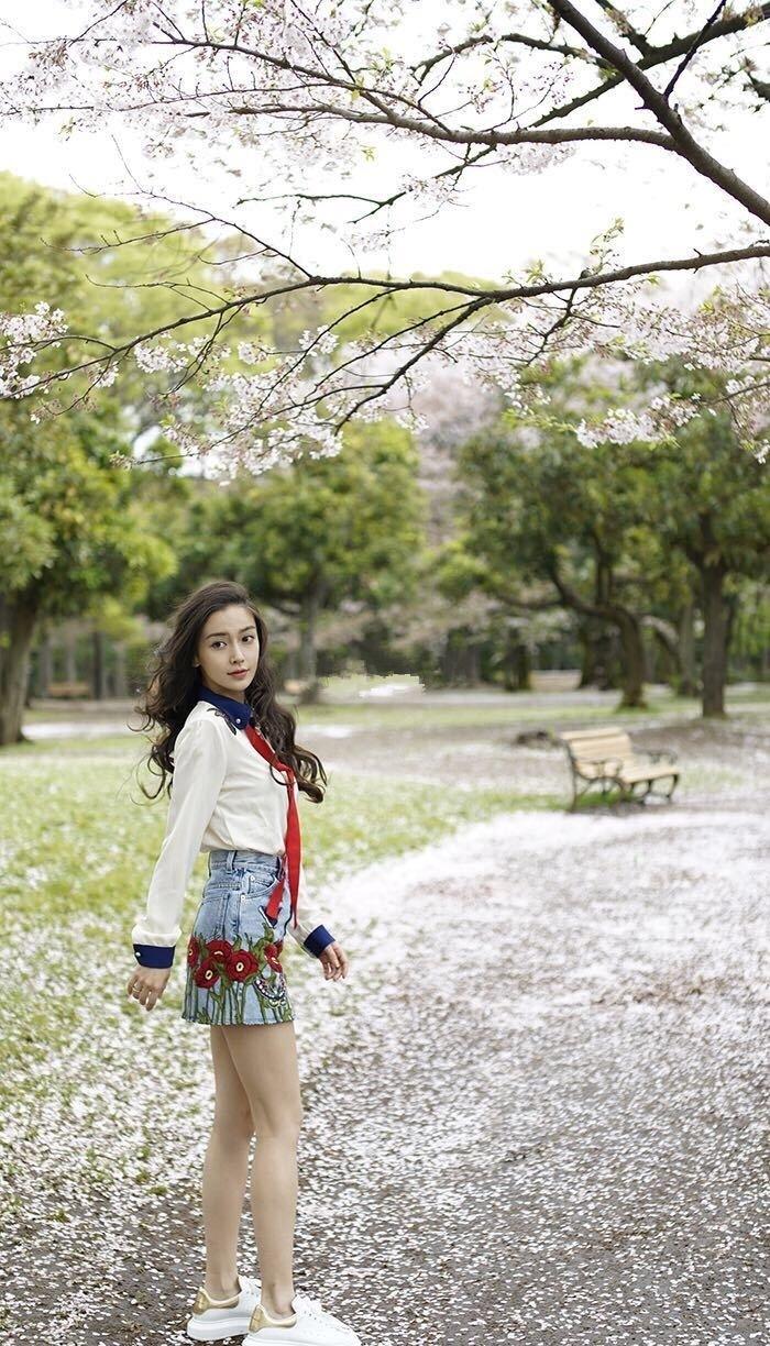 85后辣妈讲述牛仔裙有多大魅力，“双杨花旦”都在穿