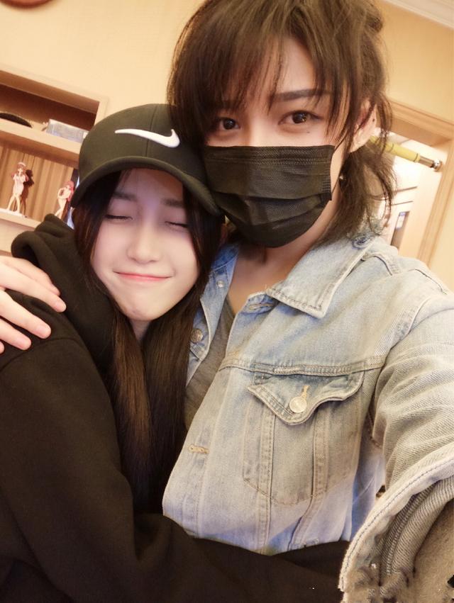 王思聪新女友米咪"前男友"被扒:是个纹身师?