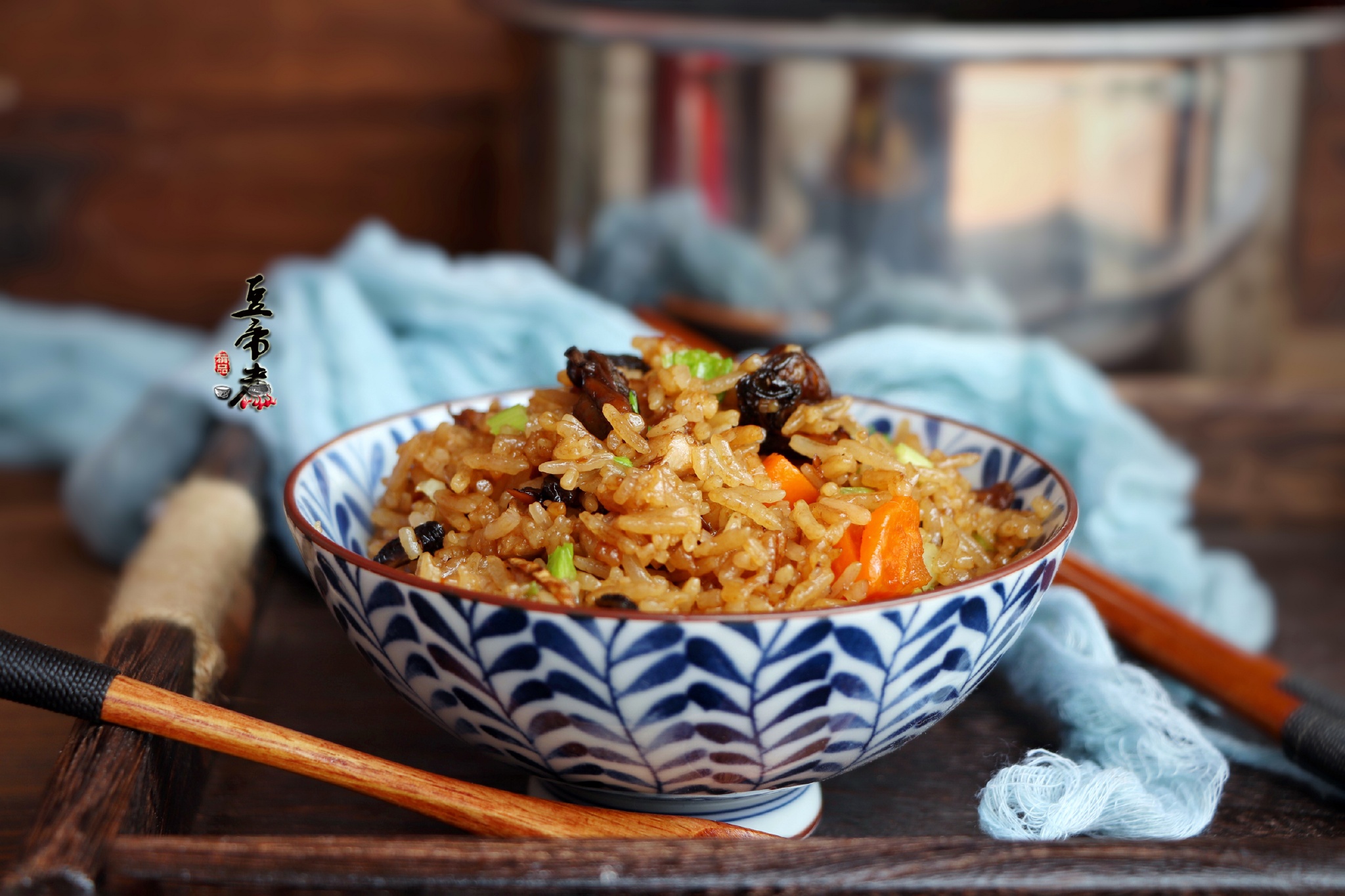 用电饭煲做"烧肉蚝干焖饭"就是那么简单