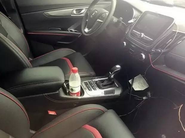 20万合资车都不一定有的配置，8万国产SUV标配