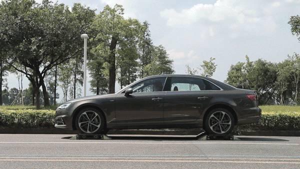 这台轿车的四驱性能，秒杀市面上8成SUV！